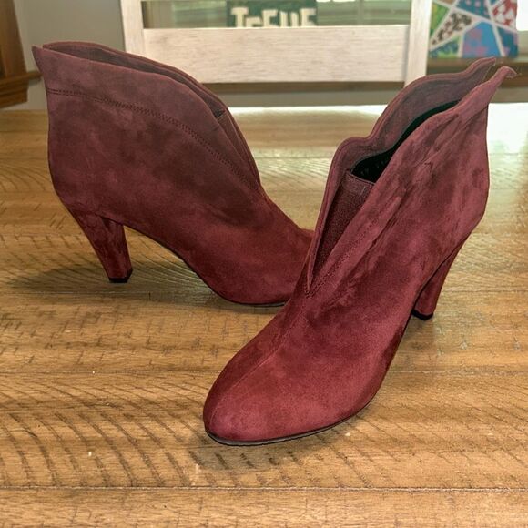 Carvela suede boots size 40 or size 7/7.5 - Picture 1 of 13